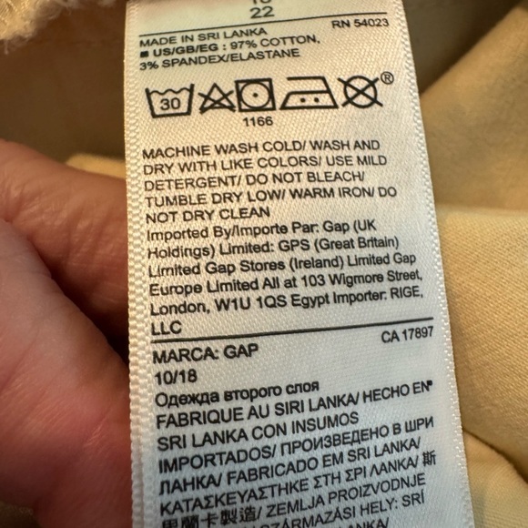 NWT GAP Size 16 Girlfriend shorts light khaki color with stretch. - Picture 7 of 7